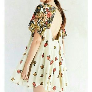 Open back flutter sleeve floral summer dress